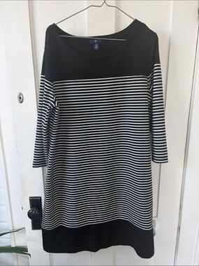 GAP sz XL Black and White Striped Women's